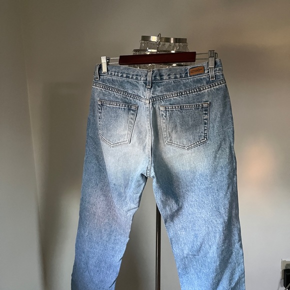 London Fog Low Rise Light Wash Jeans - Picture 2 of 4